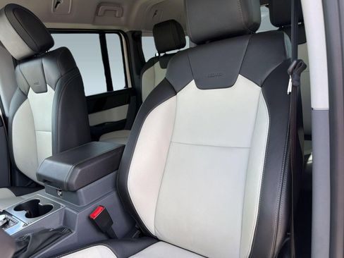 Used 2025 INEOS Grenadier AWD/4WD image 28