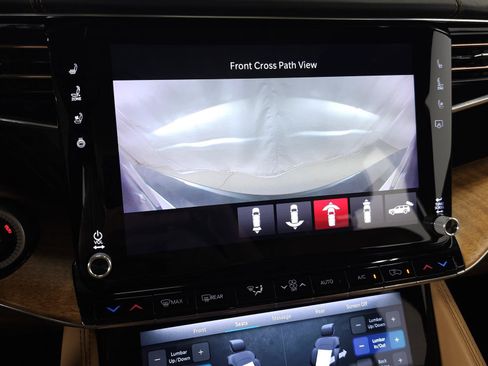 Used 2022 Jeep Grand Wagoneer Series III w/ Rear Seat Video Group 1 AWD/4WD image 37
