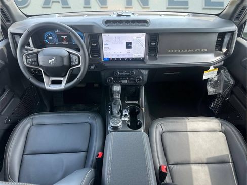 New 2026 Ford Bronco Badlands w/ Sasquatch Package AWD/4WD image 18
