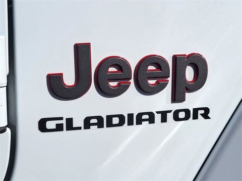 Used 2022 Jeep Gladiator Rubicon w/ Cold Weather Group image 7