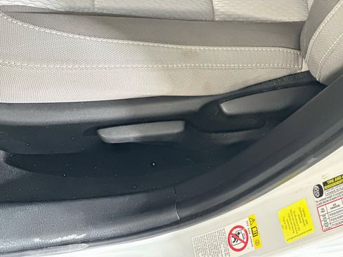 Used 2017 Toyota Corolla LE FWD image 13