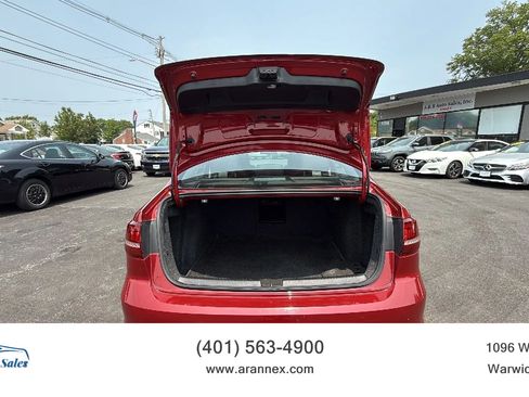 Used 2018 Volkswagen Jetta SE image 16