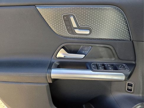 Used 2025 Mercedes-Benz GLA 250 image 20