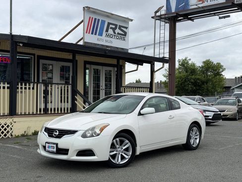 Used 2011 Nissan Altima 2.5 S w/ Convenience Pkg FWD image 1