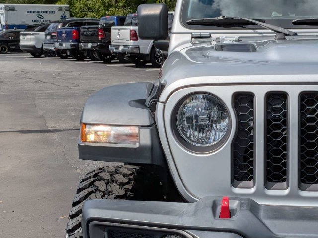 Used 2022 Jeep Gladiator Rubicon w/ Trailer Tow Package AWD/4WD image 11