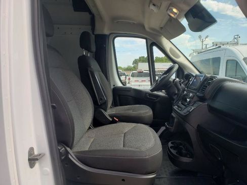 Used 2025 RAM ProMaster 2500 w/ Convenience Group FWD image 18