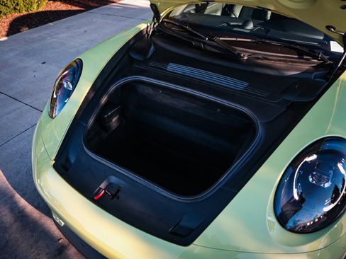 Used 2025 Porsche 911 Carrera image 32