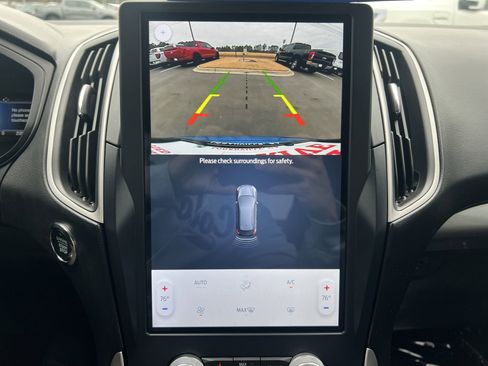 Certified 2023 Ford Edge SE w/ Black Appearance Package image 6