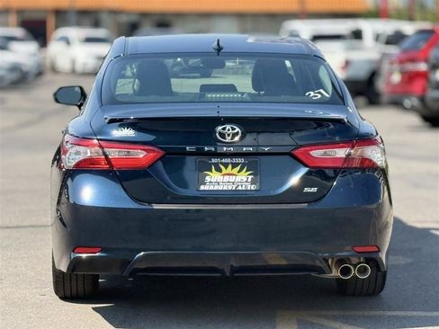 Used 2019 Toyota Camry SE FWD image 6