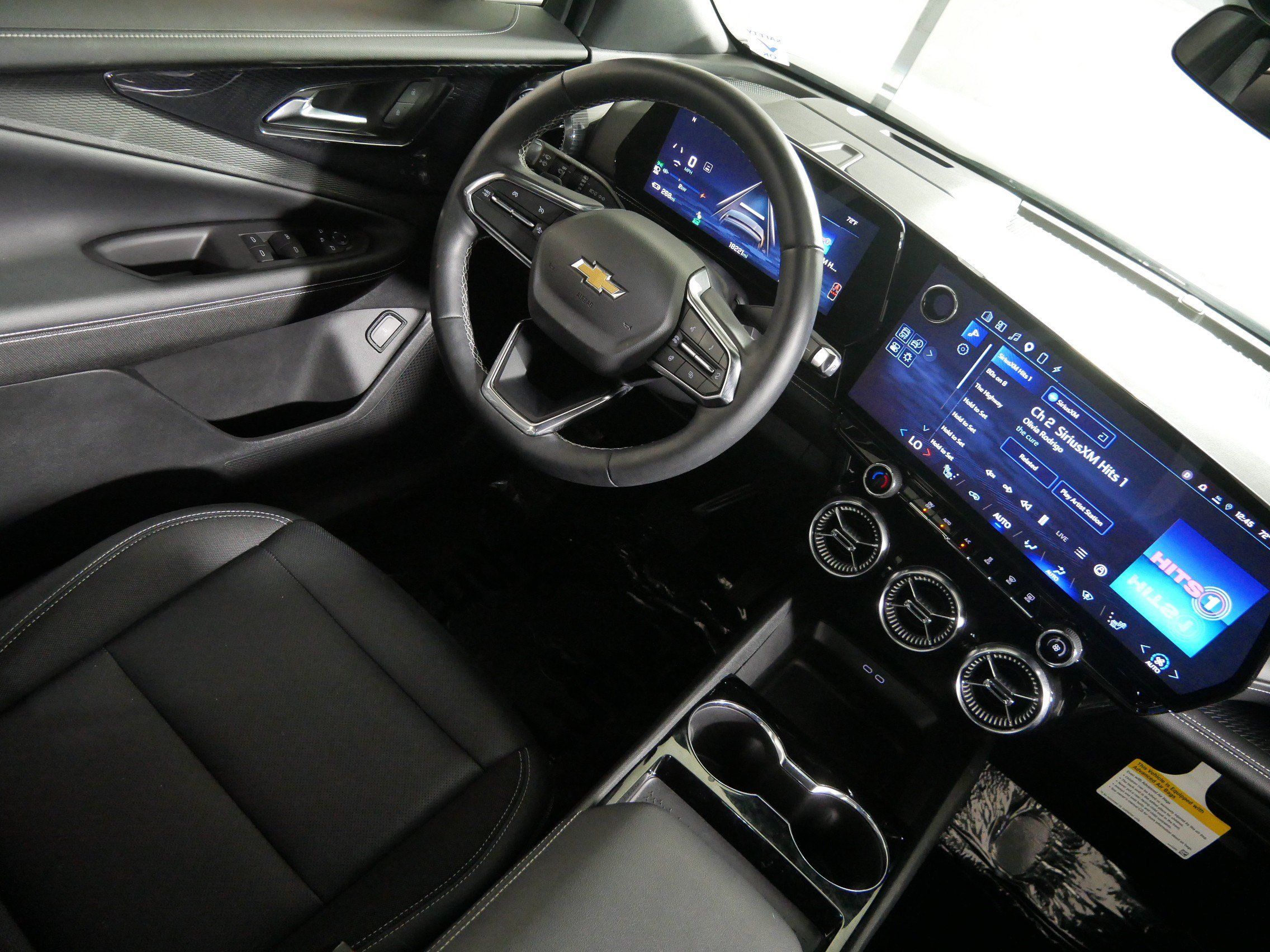 Used 2024 Chevrolet Blazer EV LT AWD/4WD image 9