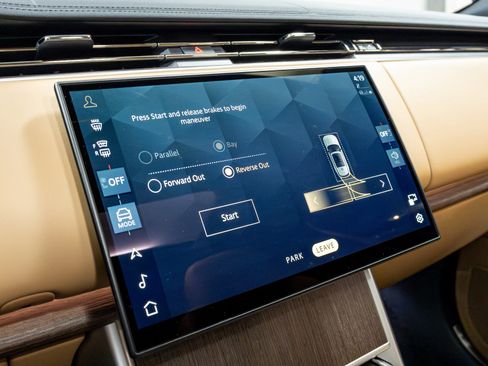 Used 2025 Land Rover Range Rover SE AWD/4WD image 76