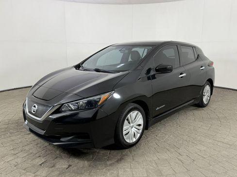 Used 2019 Nissan Leaf S w/ S Charge Package FWD image 3
