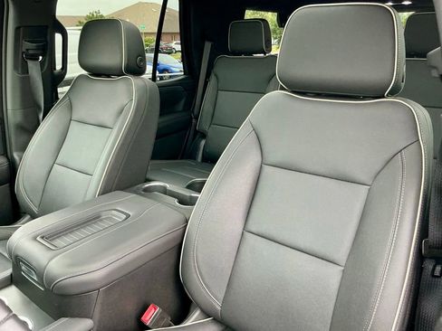 Used 2023 GMC Yukon SLT AWD/4WD image 39