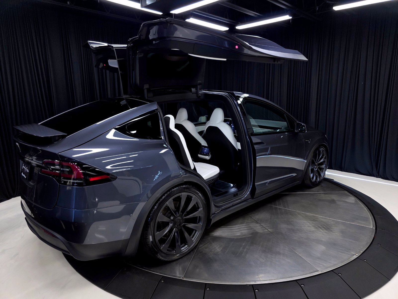 Used 2023 Tesla Model X AWD/4WD image 46