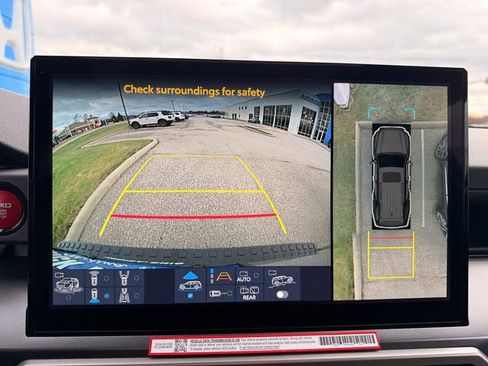 Used 2025 Toyota 4Runner 4WD image 17