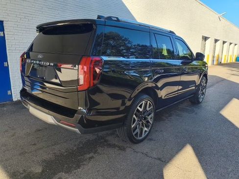 Used 2025 Ford Expedition Platinum w/ Platinum Ultimate Package AWD/4WD image 11