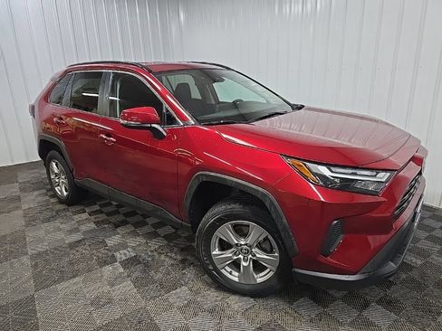 Used 2022 Toyota RAV4 XLE AWD/4WD image 7
