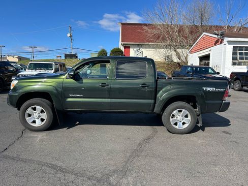Used 2014 Toyota Tacoma 4x4 Double Cab w/ TRD Sport Package image 9