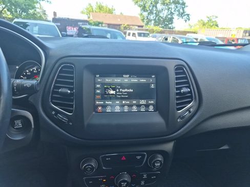 Used 2019 Jeep Compass Latitude w/ Popular Equipment Group AWD/4WD image 12