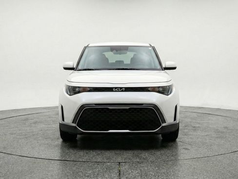 Used 2025 Kia Soul LX w/ LX Technology Package FWD image 2