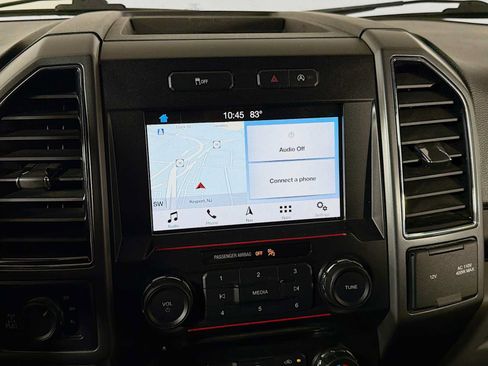Used 2018 Ford F150 XLT w/ Equipment Group 302A Luxury AWD/4WD image 13