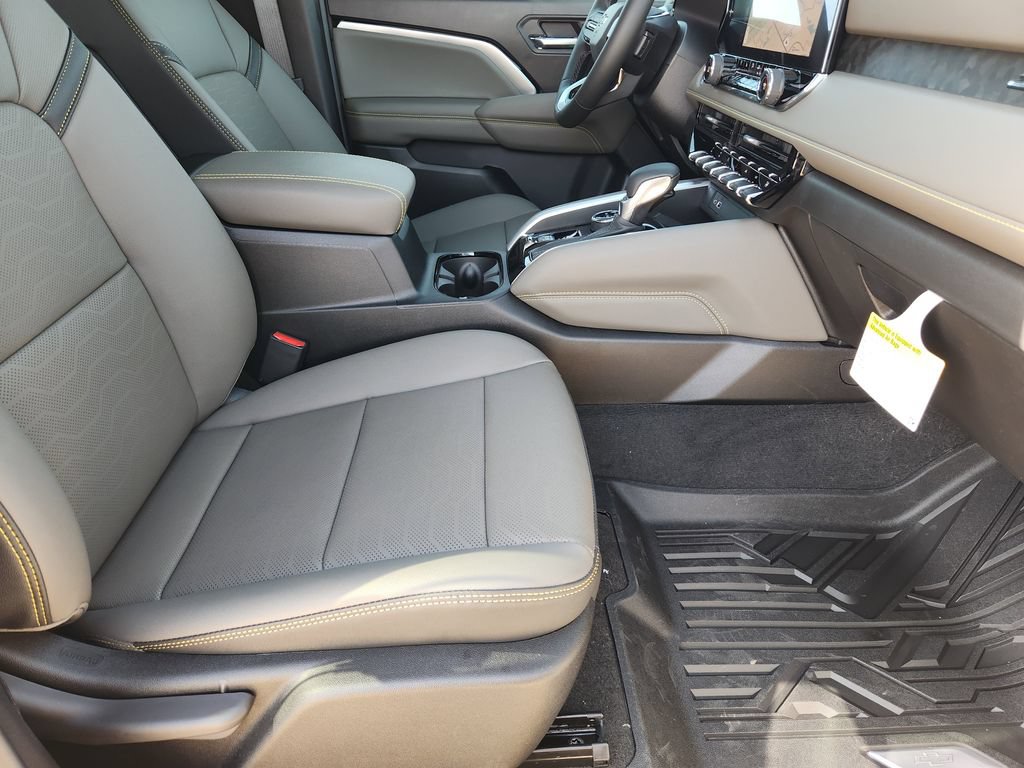 New 2026 Chevrolet Colorado ZR2 w/ Technology Package AWD/4WD image 11