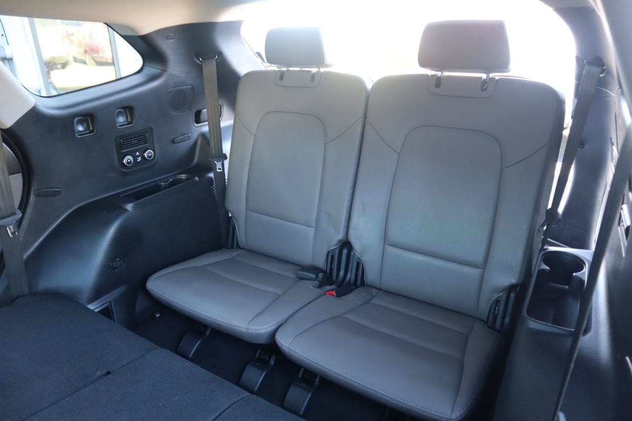 Used 2017 Hyundai Santa Fe AWD w/ SE Ultimate Tech Package 03 image 51