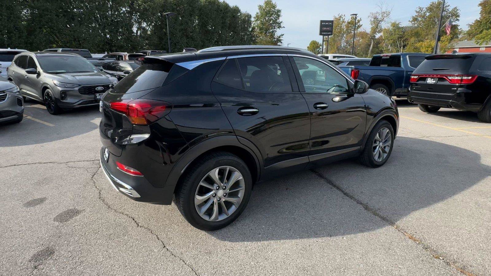 Used 2023 Buick Encore GX Essence w/ Experience Buick Package FWD image 9