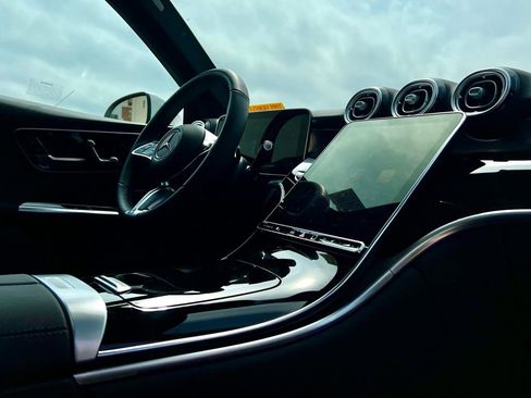 Used 2026 Mercedes-Benz GLC 300 4MATIC image 9