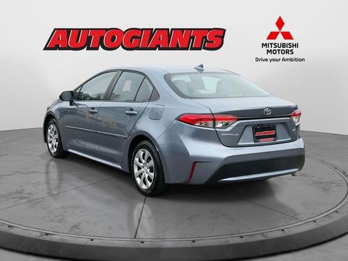 Used 2022 Toyota Corolla LE image 4