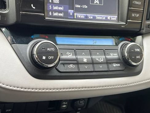 Used 2018 Toyota RAV4 XLE w/ All Weather Liner Package FWD image 24