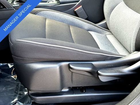 Used 2025 Chevrolet TrailBlazer LT AWD/4WD image 12