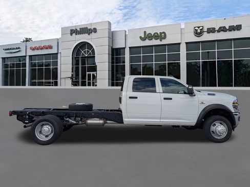 New 2026 RAM 5500 Tradesman w/ Chrome Appearance Group image 2