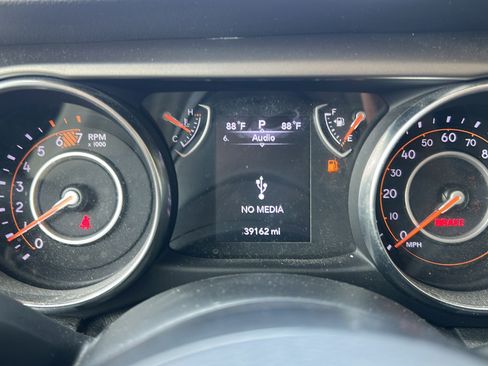 Used 2020 Jeep Wrangler Sport AWD/4WD image 27