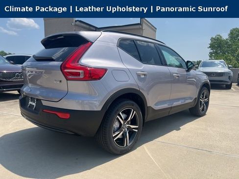 New 2026 Volvo XC40 B5 Plus image 7