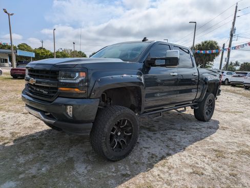 Used 2018 Chevrolet Silverado 1500 LT w/ All Star Edition AWD/4WD image 5