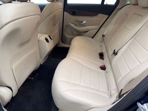 Used 2022 Mercedes-Benz GLC 300 4MATIC image 32