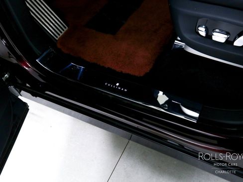 Certified 2025 Rolls-Royce Cullinan image 17