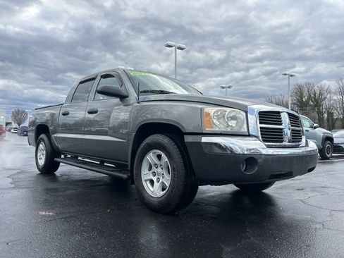 Used 2005 Dodge Dakota SLT image 3