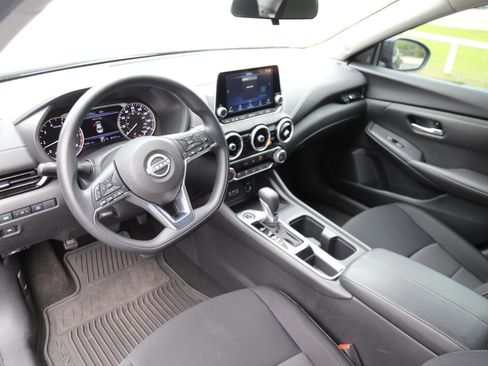 Used 2025 Nissan Sentra SV image 5