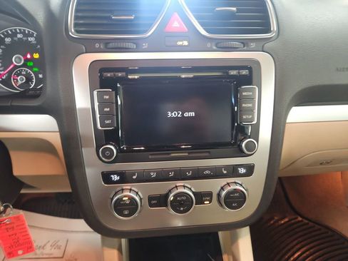 Used 2013 Volkswagen Eos Komfort image 19