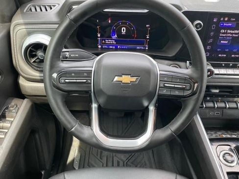 Used 2023 Chevrolet Colorado LT w/ LT Convenience Package III AWD/4WD image 8