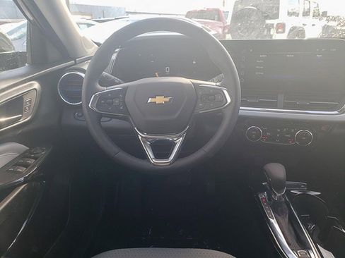 New 2026 Chevrolet Trax LT image 23