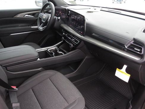 New 2026 Chevrolet Traverse LT w/ Sun and Wheel Package image 12