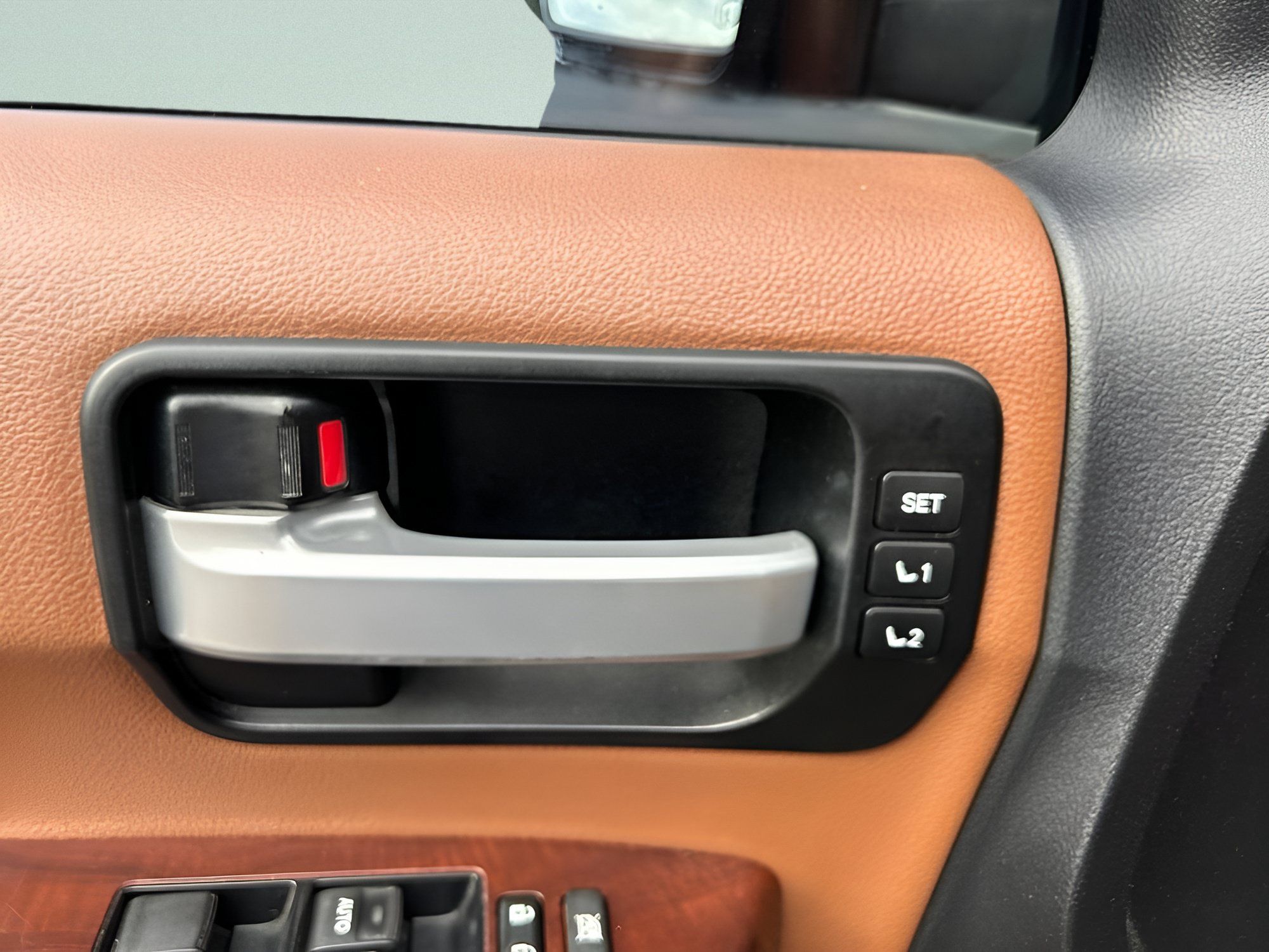 Used 2014 Toyota Sequoia Platinum AWD/4WD image 17