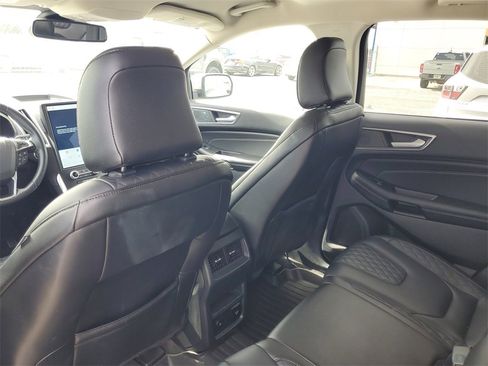 Used 2024 Ford Edge Titanium image 29