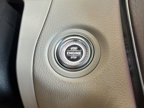 Used 2022 Mercedes-Benz GLC 300 4MATIC image 34