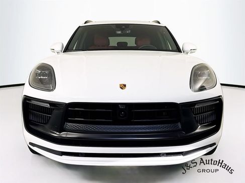 Used 2025 Porsche Macan GTS AWD/4WD image 2