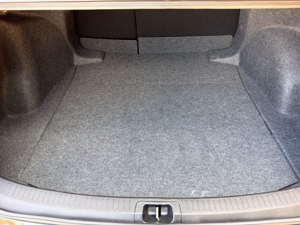 Used 2026 Toyota Corolla SE FWD image 33