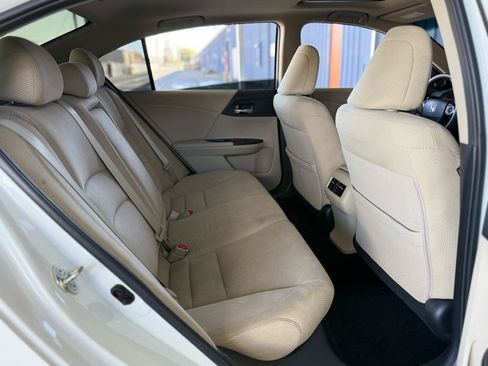 Used 2017 Honda Accord EX image 17